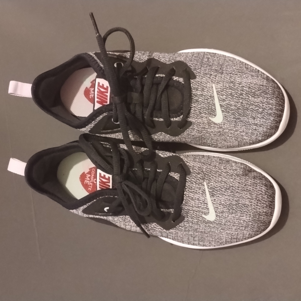 Nike Flex TR9 Women's Shoes 6 EUC